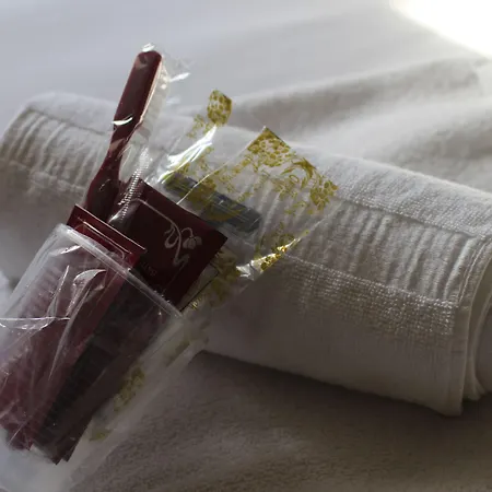 The People - אכסניה