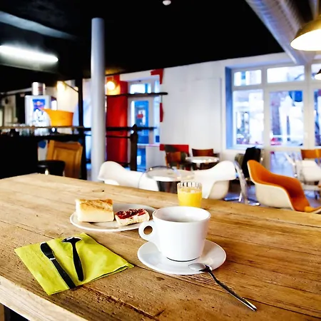 אכסניה The People -