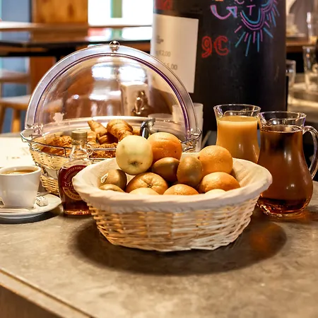 אכסניה The People - *