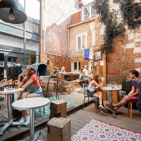 אכסניה The People - *