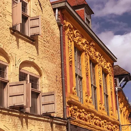 The People - אכסניה *