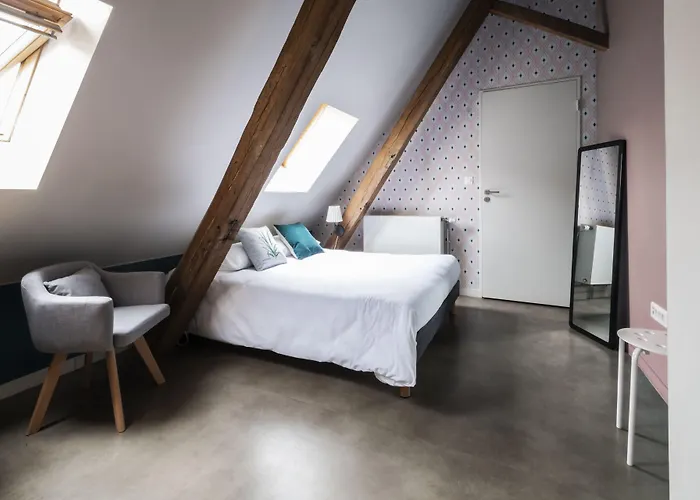 The People - Hostel *