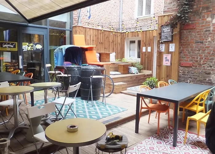 The People - Hostel *