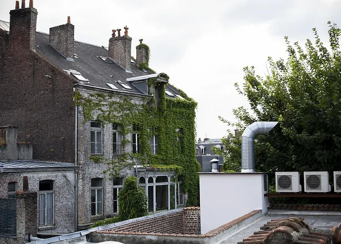 The People - Hostel *