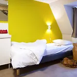 Hostal The People - *