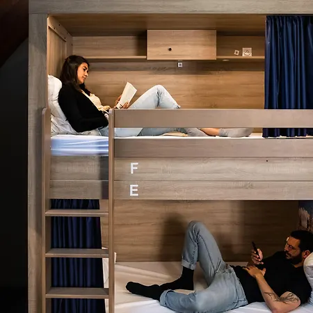 The People - Hostel Λιλ