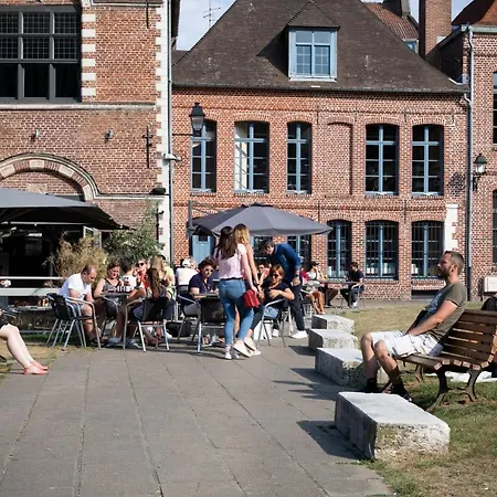 The People - Hostel *