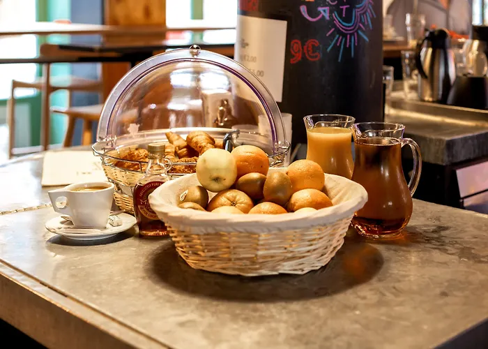 Vandrarhem The People - *