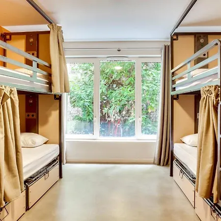 The People - Hostel