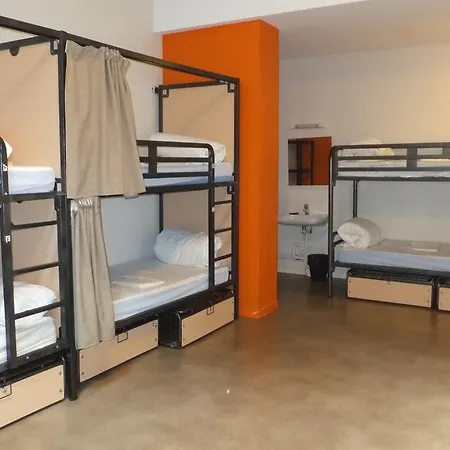 The People - Hostel *