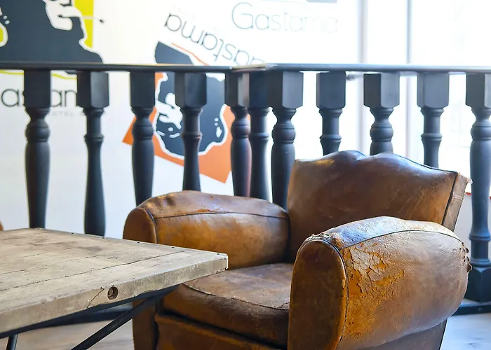 Ostello The People - *